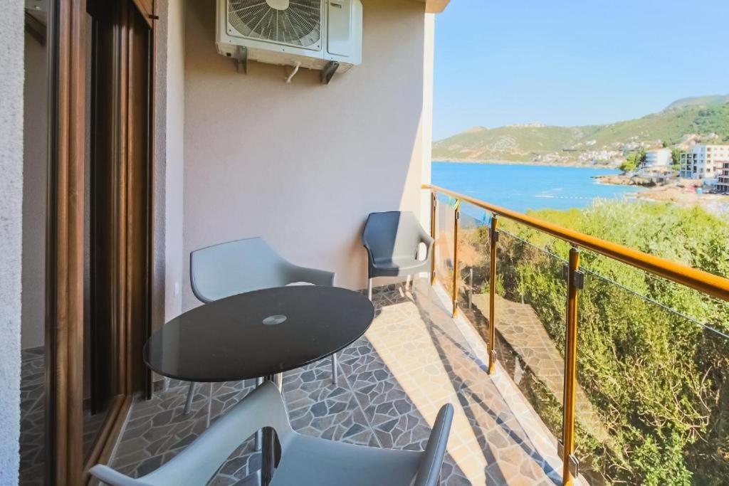 Apart Hotel Xxl Lux Dobra Voda Εξωτερικό φωτογραφία
